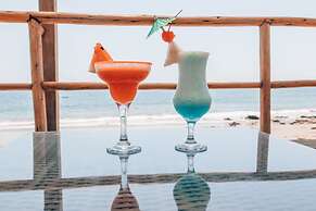 Baja Canoas Hotel
