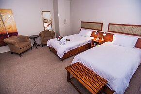 Adelante Lodge