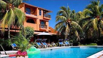 Costa Linda Beach