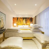 Caravel Hotel