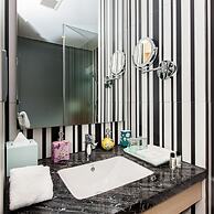 Caravel Hotel