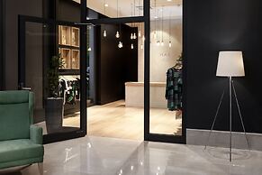Heron Live Hotel
