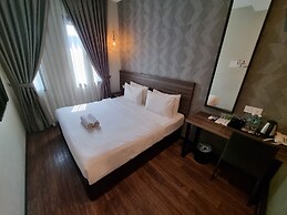 The Square Hotel