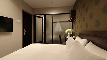 The Square Hotel
