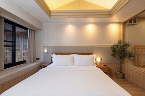 J Valley Resort
