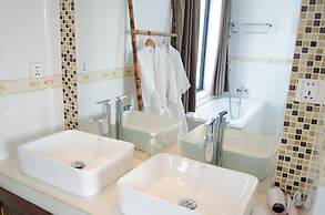 Hotel Five.S