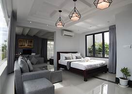 Hotel Five.S