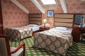 City Line Boutique Hotel