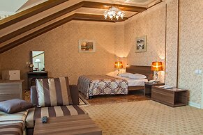 City Line Boutique Hotel