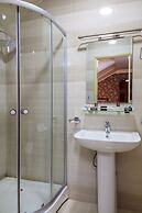 City Line Boutique Hotel