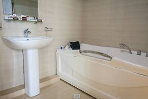 City Line Boutique Hotel