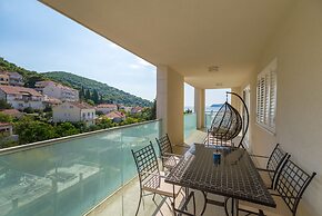 Antonio Luxury Beach Suites