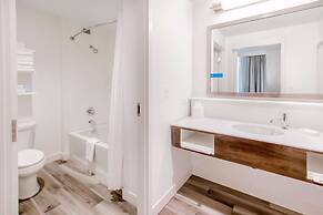 Hampton Inn & Suites Panama City Beach-Beachfront