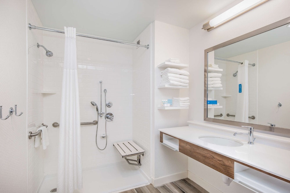 Hampton Inn & Suites Panama City Beach-Beachfront