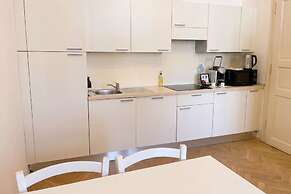 Three Golden Crowns Apartments