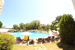 Menada Oasis Resort Apartments