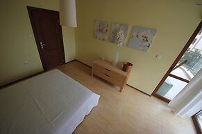 Menada Amadeusz 1 Apartments