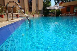 Menada Amadeusz 1 Apartments