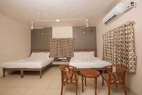 Hotel Sownthariyam