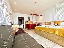 Menada Miramar Palace Apartments
