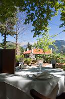 Country Club Hotel & Suites