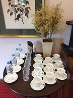 Country Club Hotel & Suites