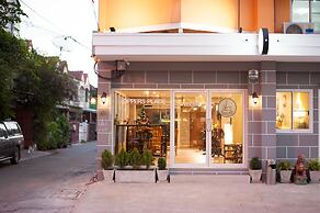 Hoppers Place Donmuang Room