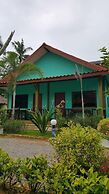 Lanta L.D. Beach Bungalows