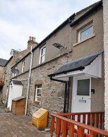 3 Varis Apartments