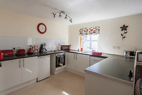 3 Varis Apartments