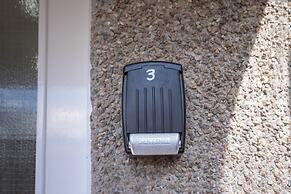 3 Varis Apartments