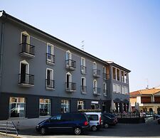 Hotel Avenida Del Sotillo
