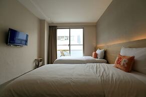 Station 100m B&B