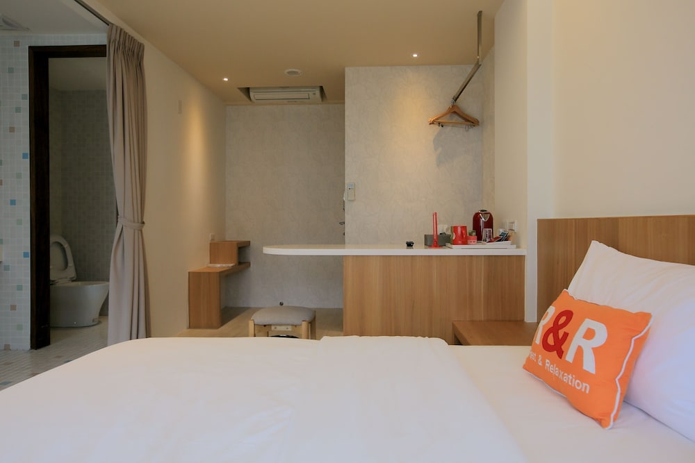 Station 100m B&B
