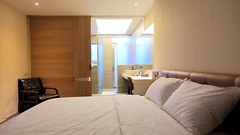 Station 100m B&B