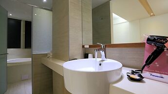 Station 100m B&B