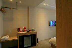Station 100m B&B