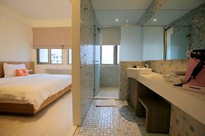 Station 100m B&B