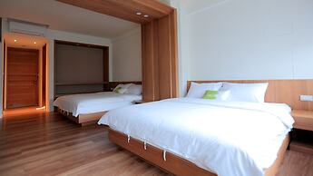 Station 100m B&B