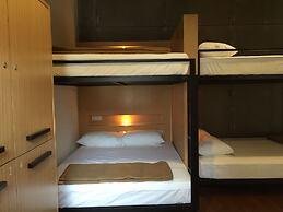 The Frame Guesthouse - Hostel