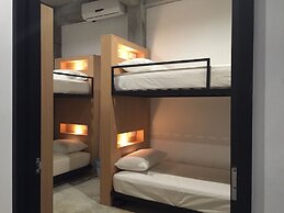 The Frame Guesthouse - Hostel