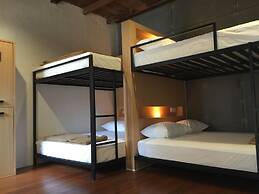The Frame Guesthouse - Hostel