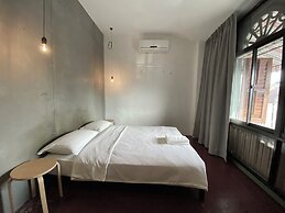 The Frame Guesthouse - Hostel