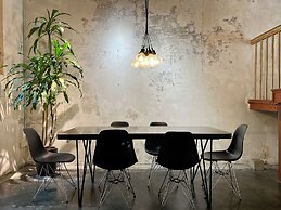The Frame Guesthouse - Hostel