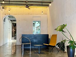 The Frame Guesthouse - Hostel