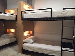 The Frame Guesthouse - Hostel