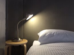 The Frame Guesthouse - Hostel