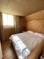 T'Niqua Stable Inn