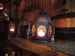 T'Niqua Stable Inn