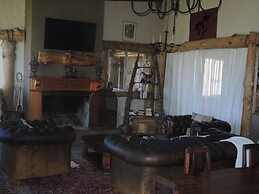 T'Niqua Stable Inn